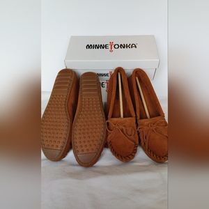 Minnetonka Kilty brown suede soft sole moccasins